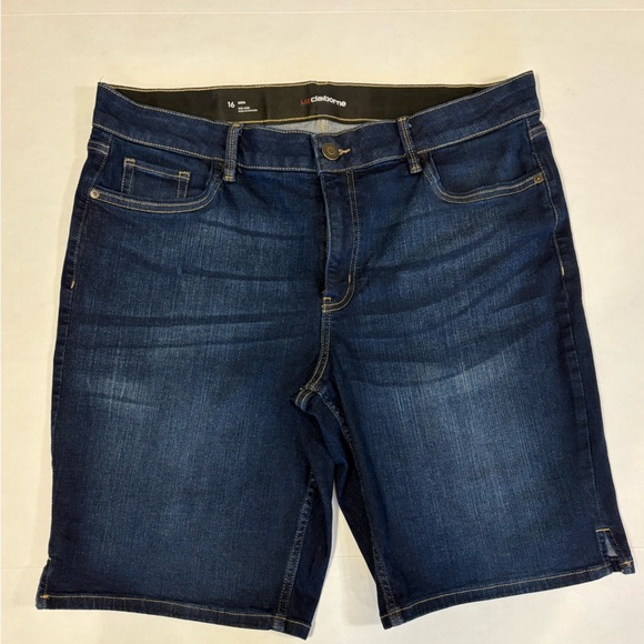 Liz Clairborne mid-rise dark wash denim jean shorts size 16 - Picture 1 of 5